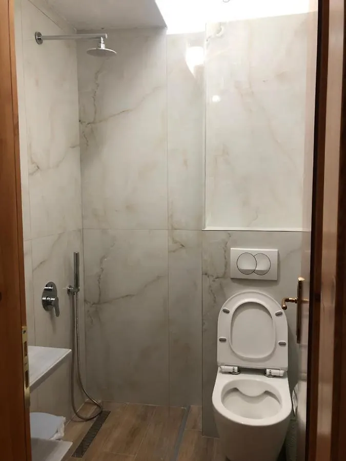 Center Hotel Pirro Himare Apartment